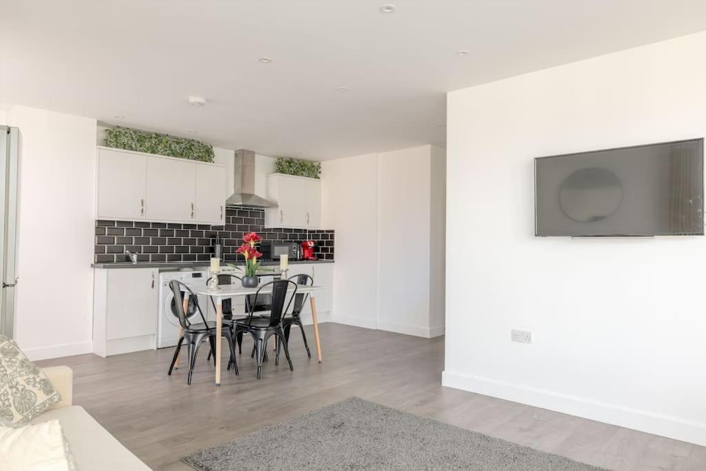 Vertigo Boutique Sleeps 4 London Kingston upon Thames  Esterno foto