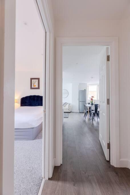 Vertigo Boutique Sleeps 4 London Kingston upon Thames  Esterno foto
